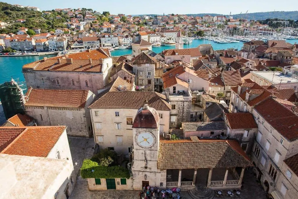 Apartment Sunbreeze Trogir 0*,
