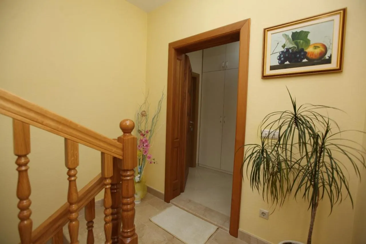 Apartment Sunbreeze Trogir 0*,