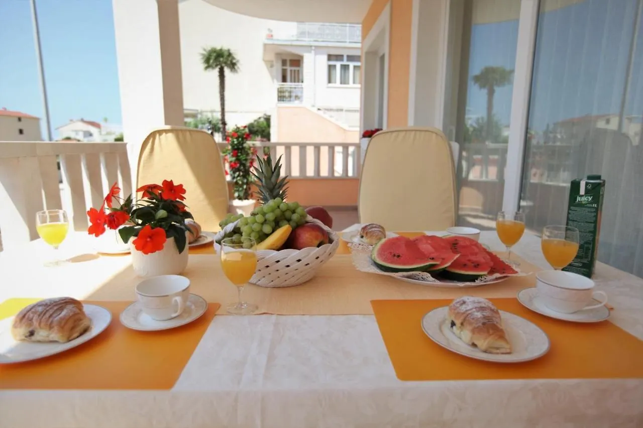 Apartment Sunbreeze Trogir