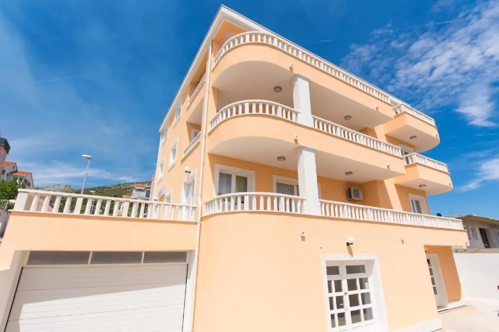 Apartment Sunbreeze location