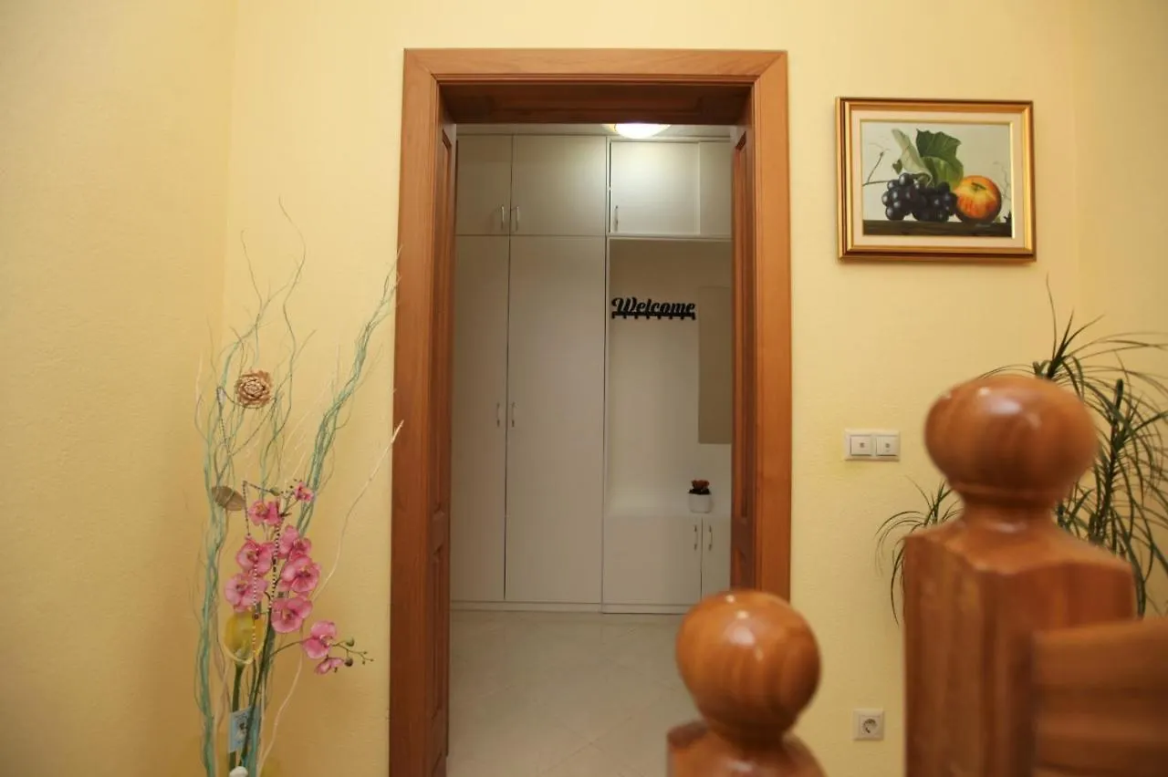 Apartment Sunbreeze Trogir 0*,  Croatia