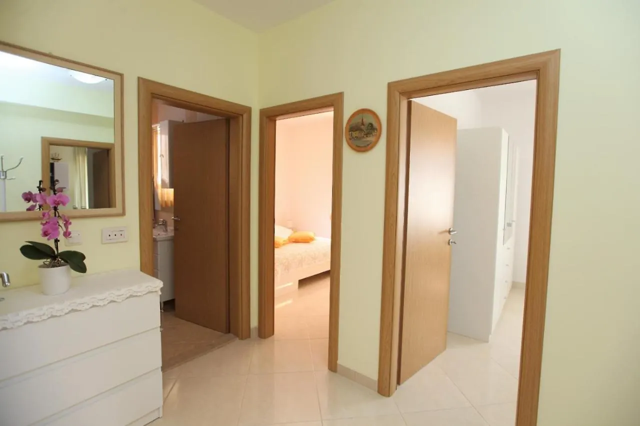 Apartment Sunbreeze Trogir