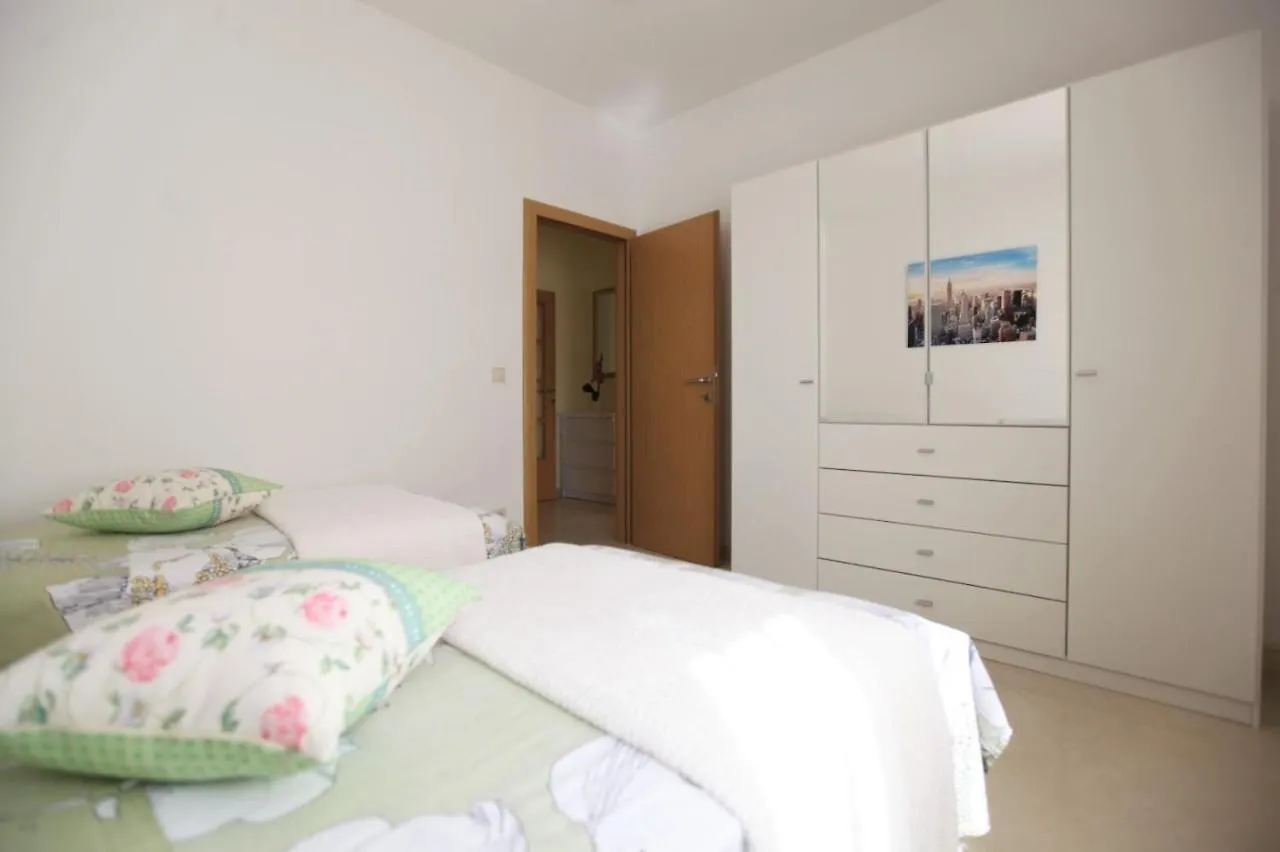 Apartment Sunbreeze Trogir Croatia